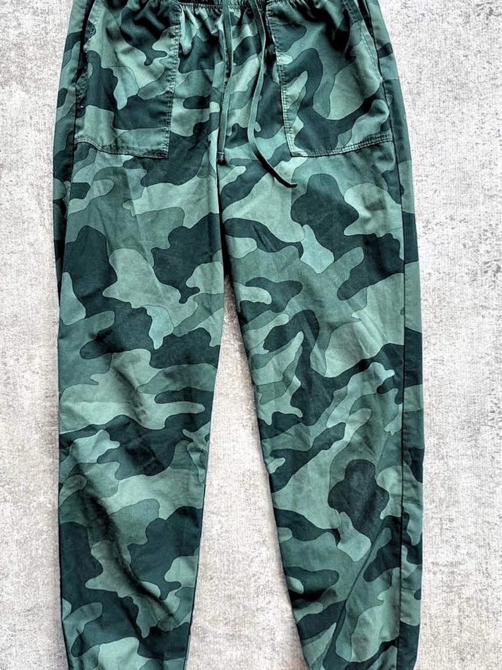 Girls Old Navy Active Stretchtech Green Camo Jogger Pants Size 10/12